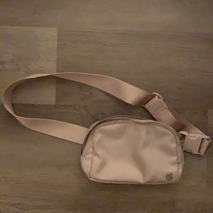 Everywhere Belt Bag Misty Pink